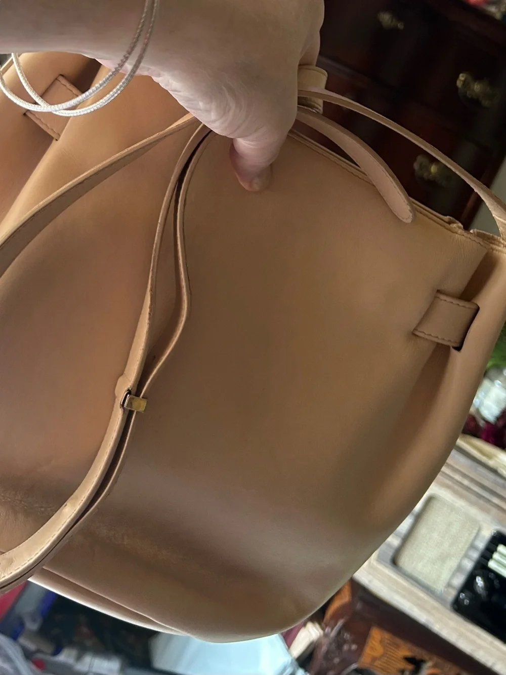 Cuyana Tan Leather Magnetic close  Hobo  shoulder/crossbody bag.